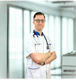 Dr. Konrád Szallós-Farkas